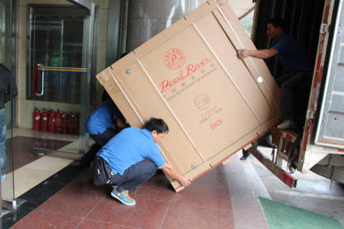 城厢钢琴贵重工艺品无忧运